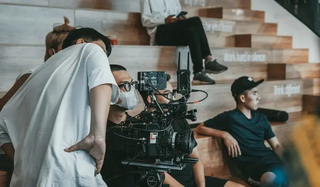 California overtime pay tiers for entertainment industry workers.